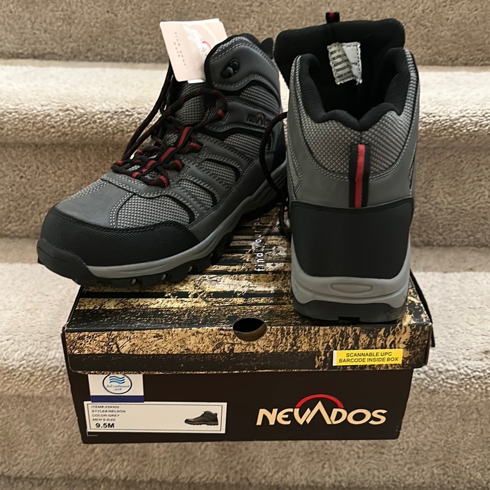 Brand new Nevado’s men’s hiking boots size 9.5